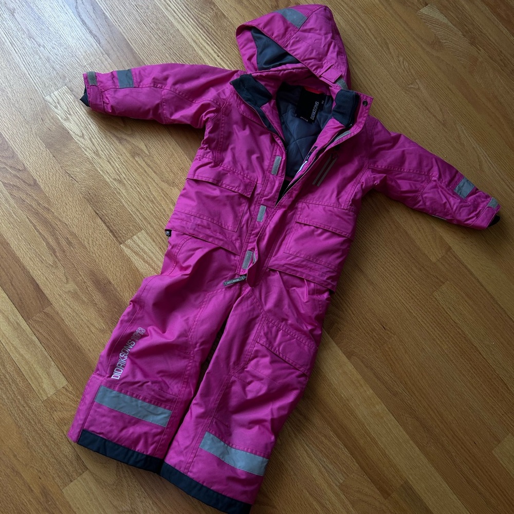 Girl’s Didriksons pink snowsuit ❄️
